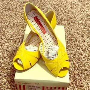 B.A.I.T. Janessa Yellow Peep Toe Pin Up Wedges